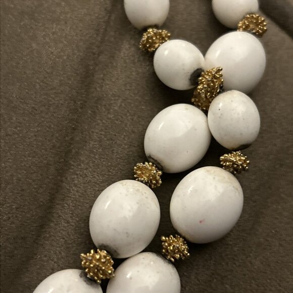 Vtg Double Str 1950’s Crown TRIFARI White Lucite & Gold Bead Necklace Adj Double - Picture 2 of 6
